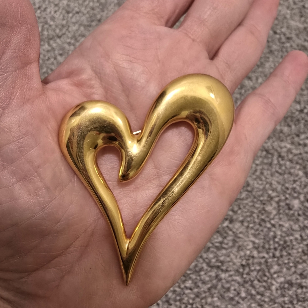 Chunky Gold Tone Metal Heart Brooch Pin Charm Bag Jacket Shoe Assessory